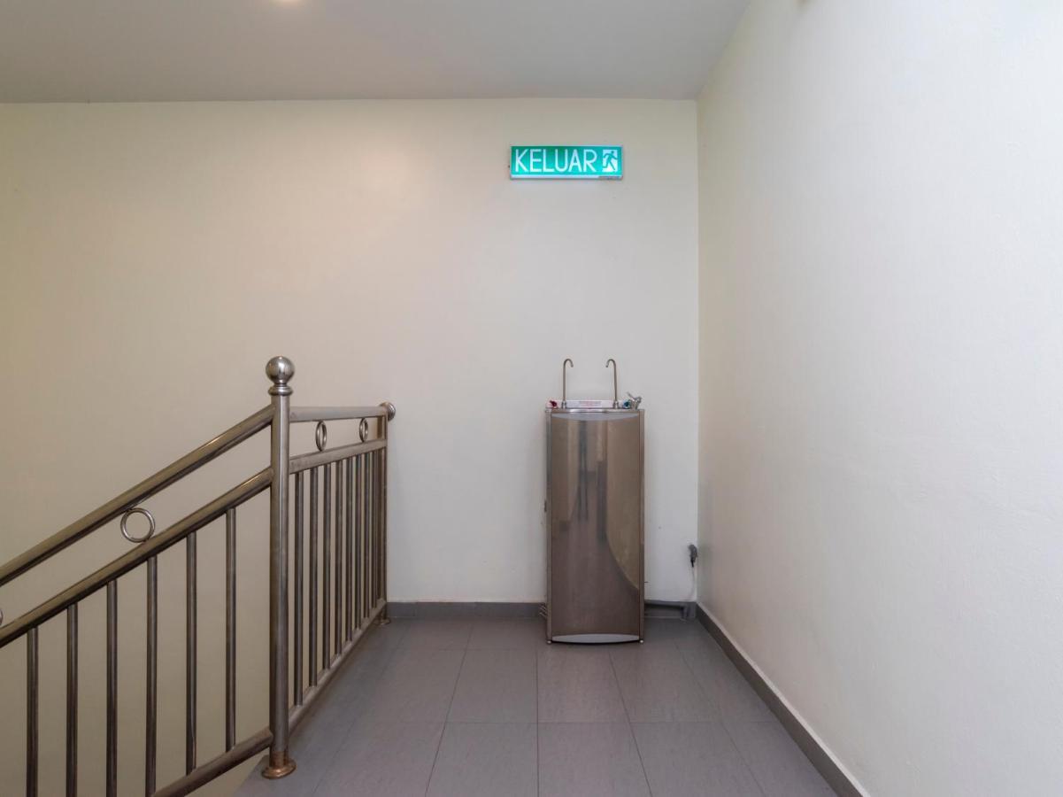 Oyo 44095 Bluewater Hotel Mersing Exterior foto